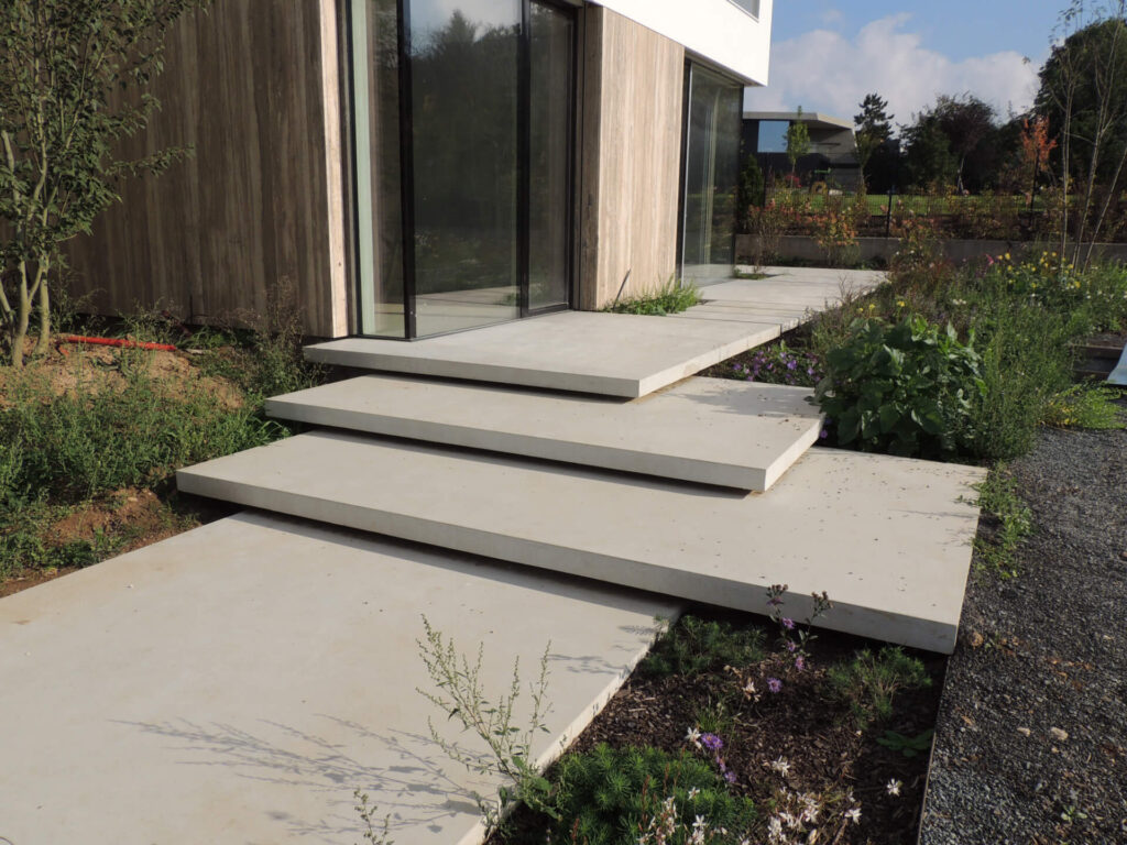 Betonové schodiště