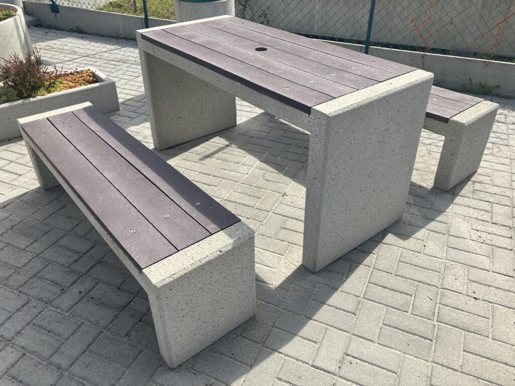 Betonový mobiliář: trvalé a estetické řešení pro veřejný prostor